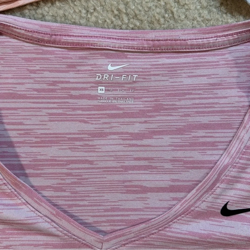 Lot of 4 Nike v-neck Dri-Fit short sleeve workout shirts size XS - Picture 3 of 5